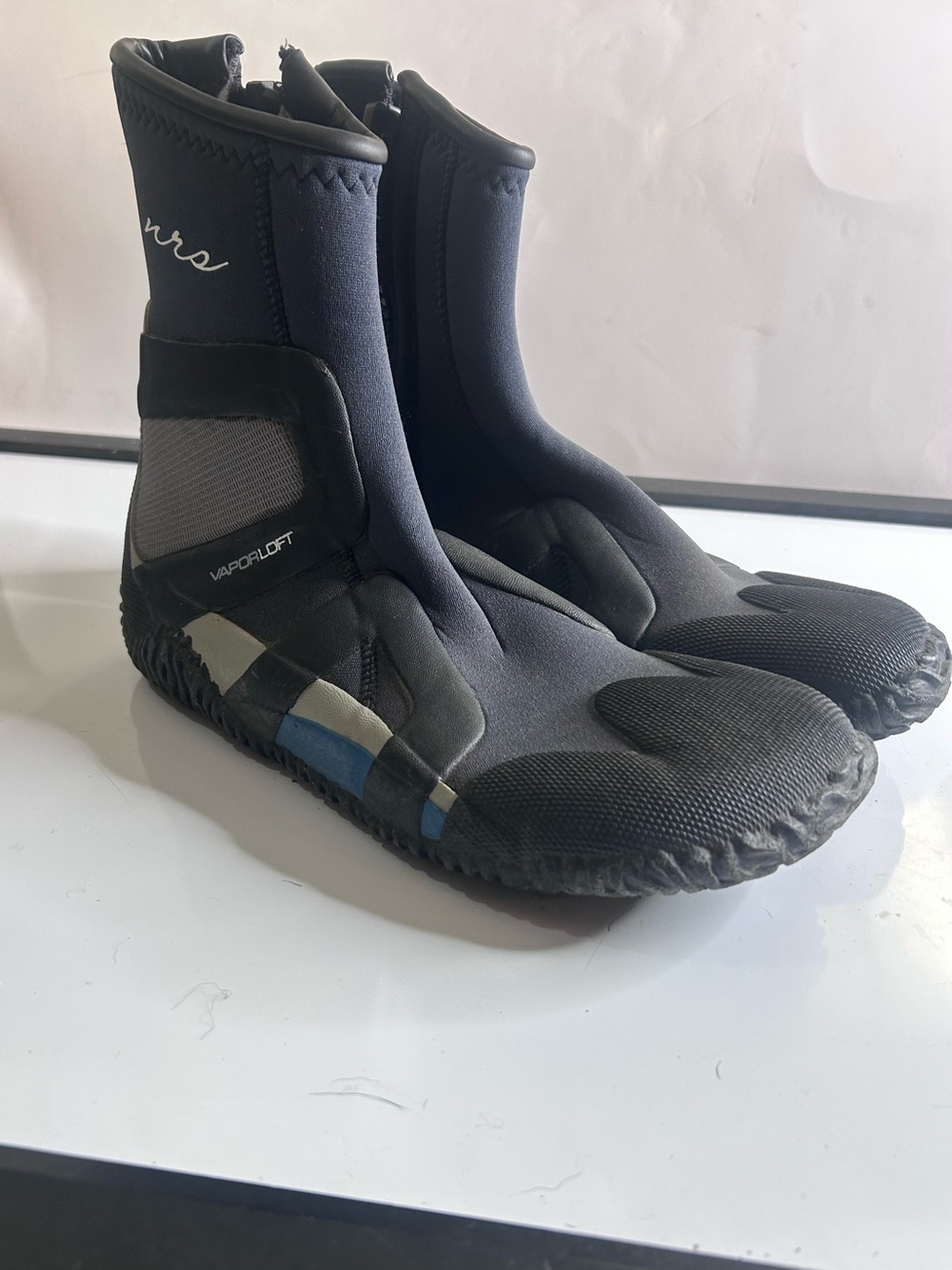 NRS Paddle Shoes Size 11 Black VaporLoft Neoprene Zip Boot Kayak Raft Water